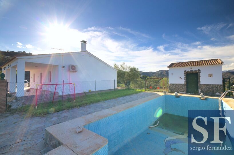 Country villa in Comares