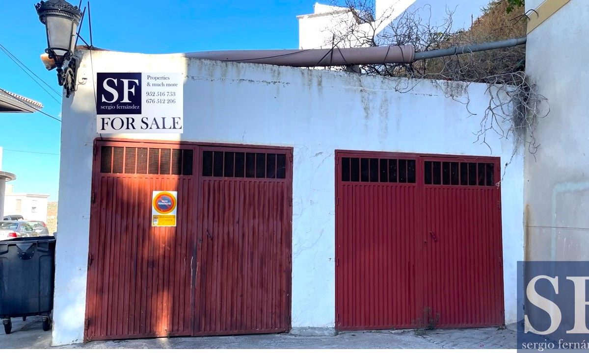 Garage in Cómpeta