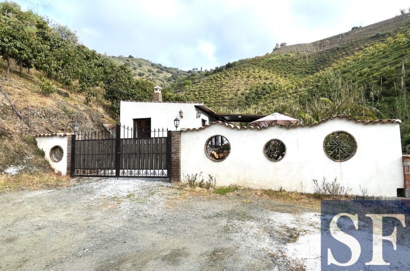 Country villa in Sayalonga