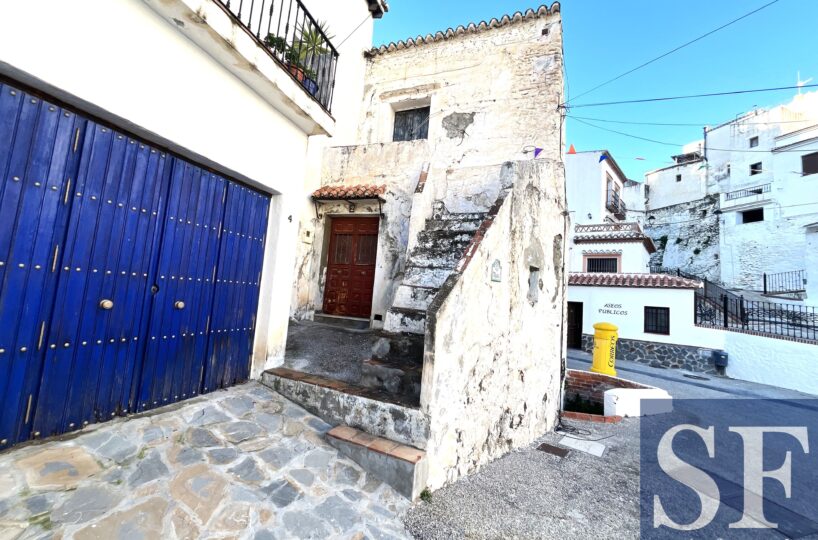 Townhouse in Salares