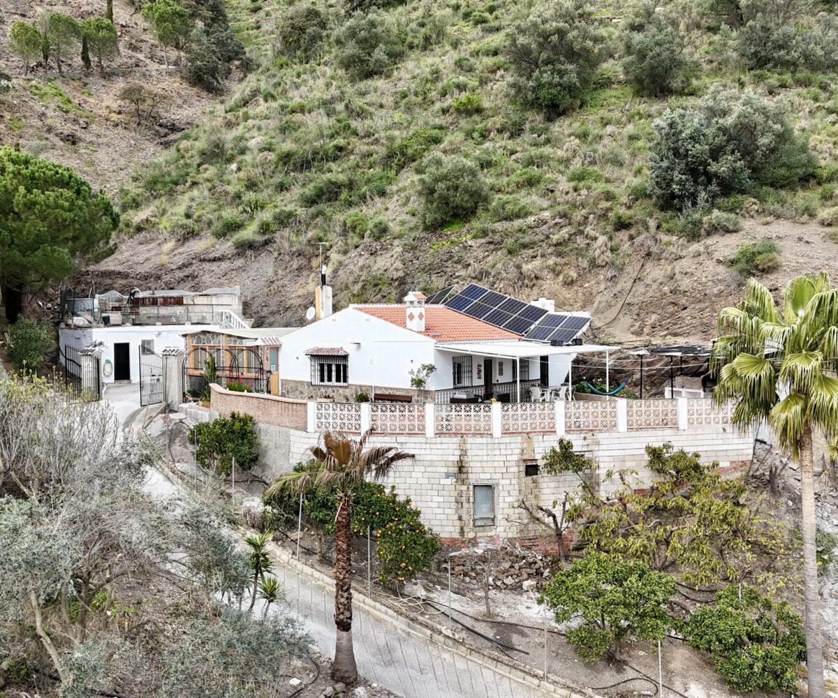 Country villa in Sayalonga