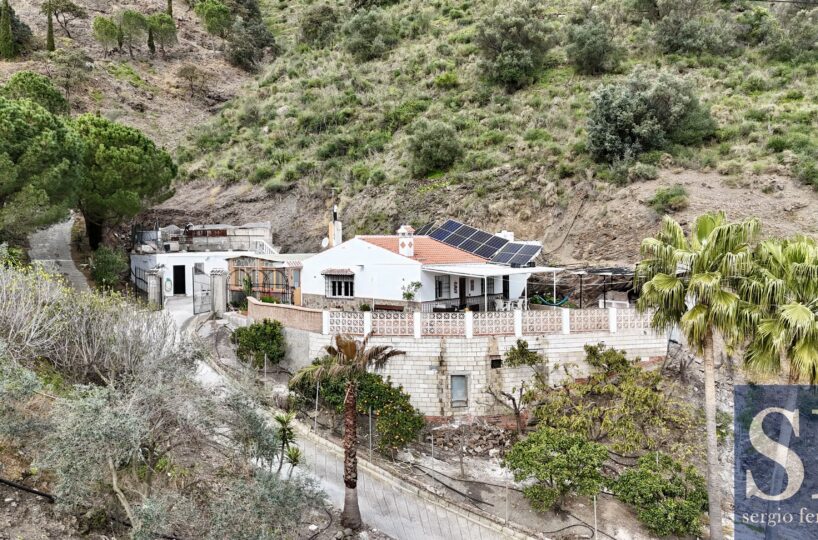 Country villa in Sayalonga