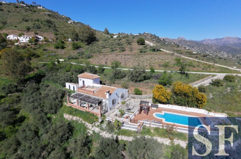 Country villa in Cómpeta