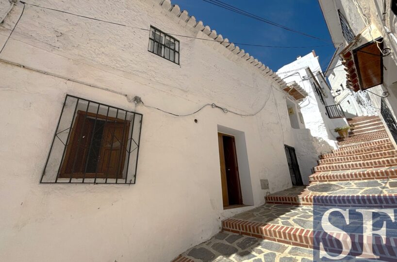 Townhouse in Sedella