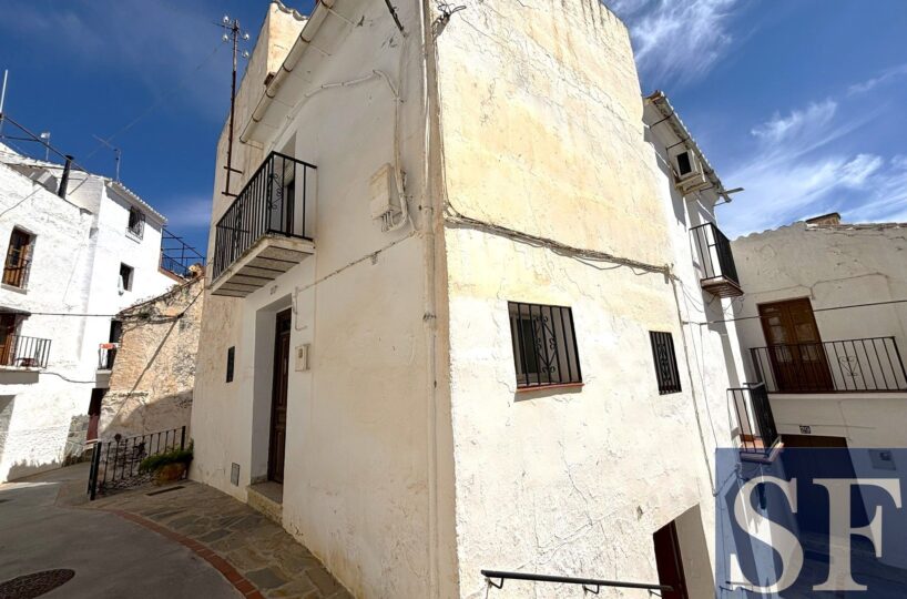 Townhouse in Sedella