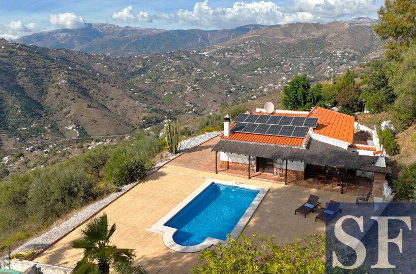 Country villa in Cómpeta